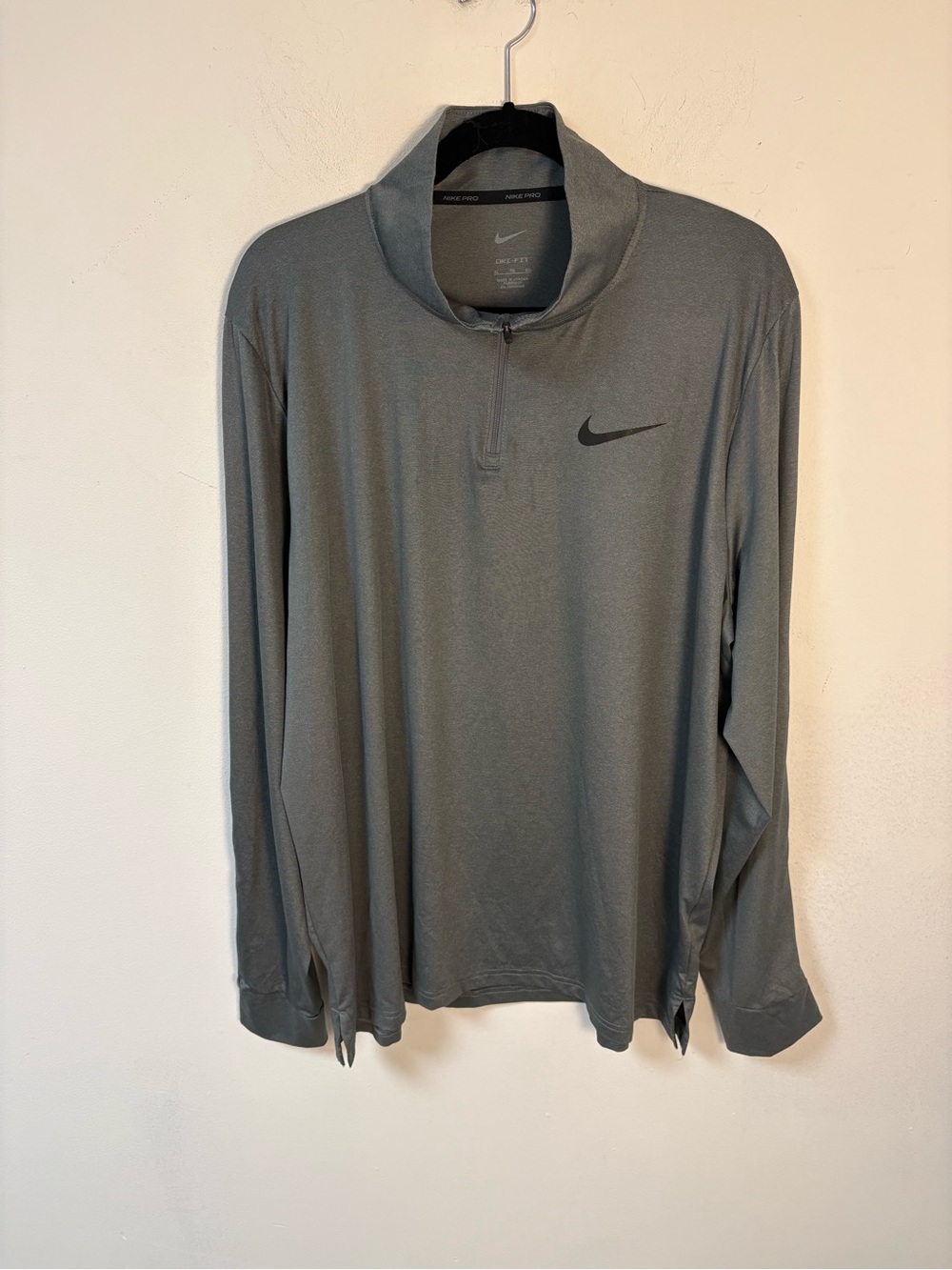 Nike Men's Gray Dri-FIT Quarter-Zip Long Sleeve Shirt XL